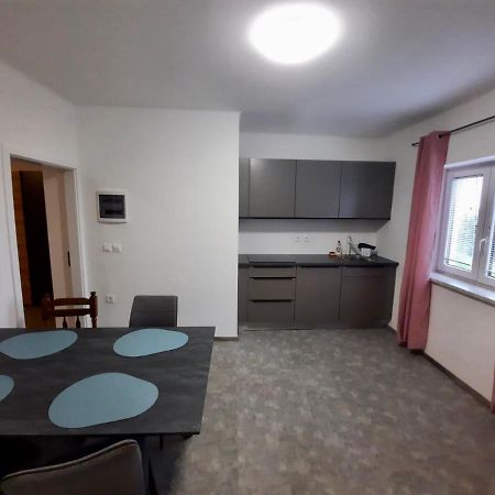 Rooms Optim Ptuj Eksteriør billede