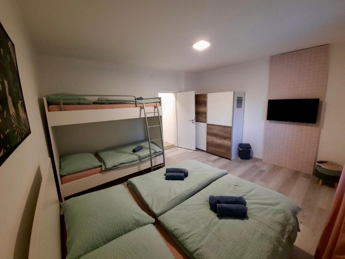 Rooms Optim Ptuj Eksteriør billede