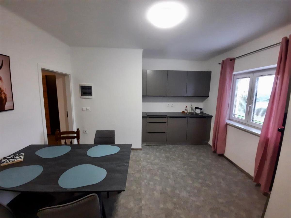 Rooms Optim Ptuj Eksteriør billede