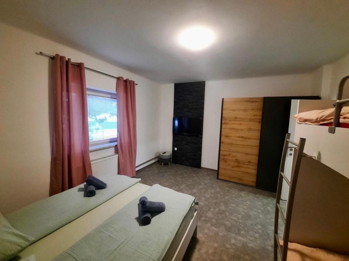 Rooms Optim Ptuj Eksteriør billede